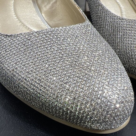Bandolino Ora Women’s Dress Shiny Heels Pump silver bedazzled size 8.5M - Picture 4 of 11